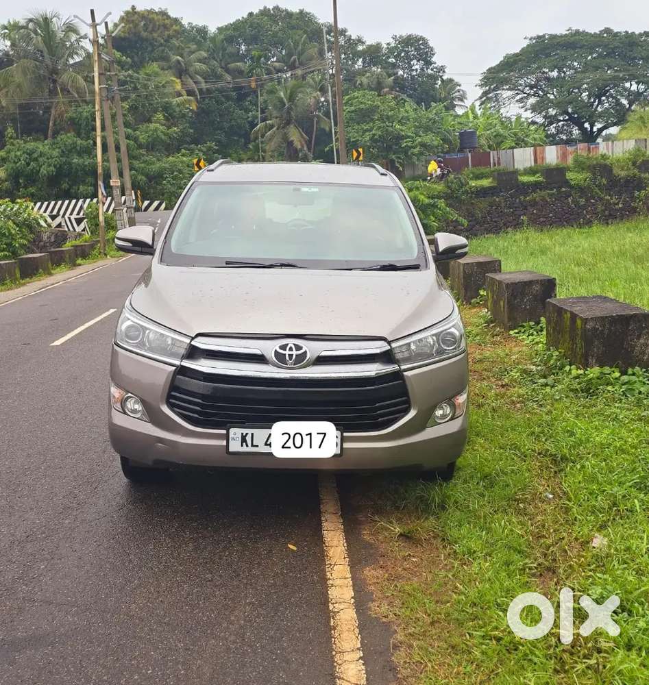 Toyota Innova Crysta 2.4 V 7 Str 2017