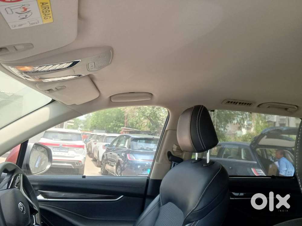 Mg Gloster, 7 Seater Suv 4×2 Super Model ,agate Red Color  Of 5th Year