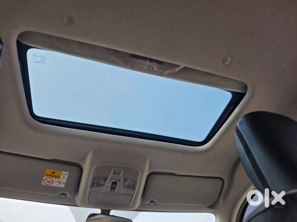 Maruti Suzuki Brezza 1.5 Zxi Smart Hybrid, 2022, Petrol