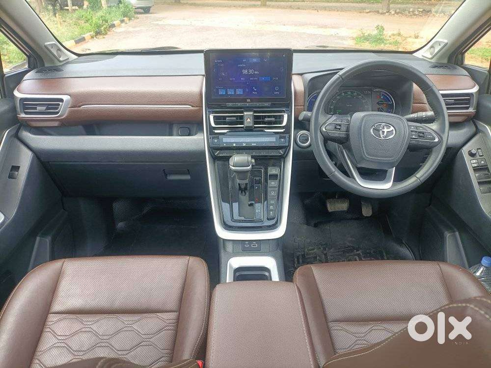 Toyota Innova Hycross 2.0 Zx (o) Hybrid 7 Str, 2024, Petrol