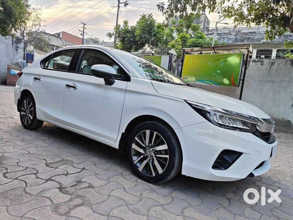 Audi A4 2.0 Tdi Premium With Sunroof, 2013, Diesel