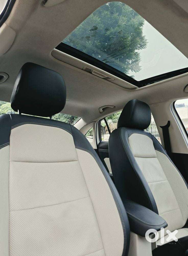 Skoda Slavia Style 1.0l Tsi At, 2023, Petrol