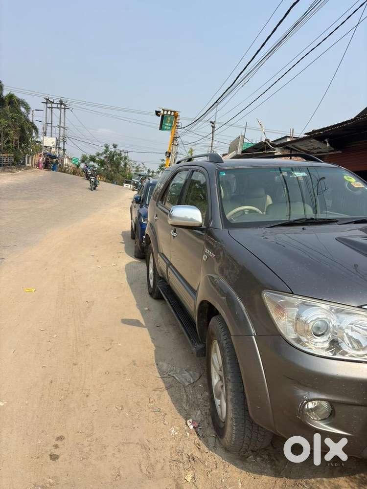 Toyota Fortuner 2011