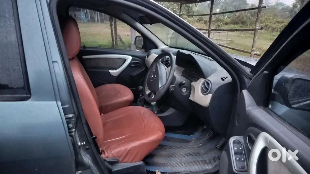 Mahindra Renault Logan 2011