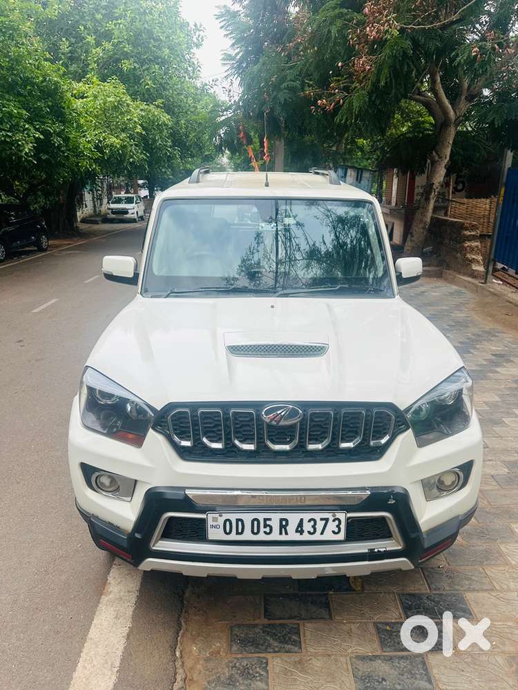 Mahindra Scorpio S10 Diesel 2015