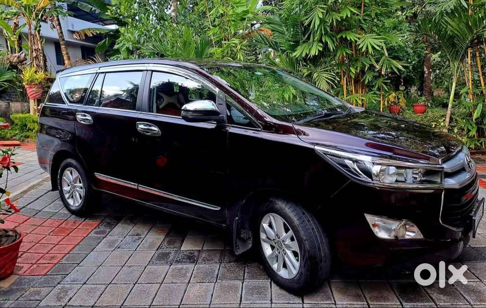 Toyota Innova Crysta 2.8 G Automatic Diesel-96k Km-excellent Condition