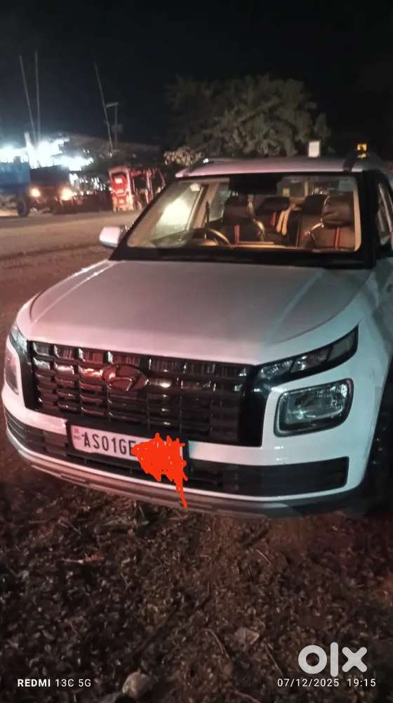 Hyundai New Venue 1 Petrol 1000 Km Driven