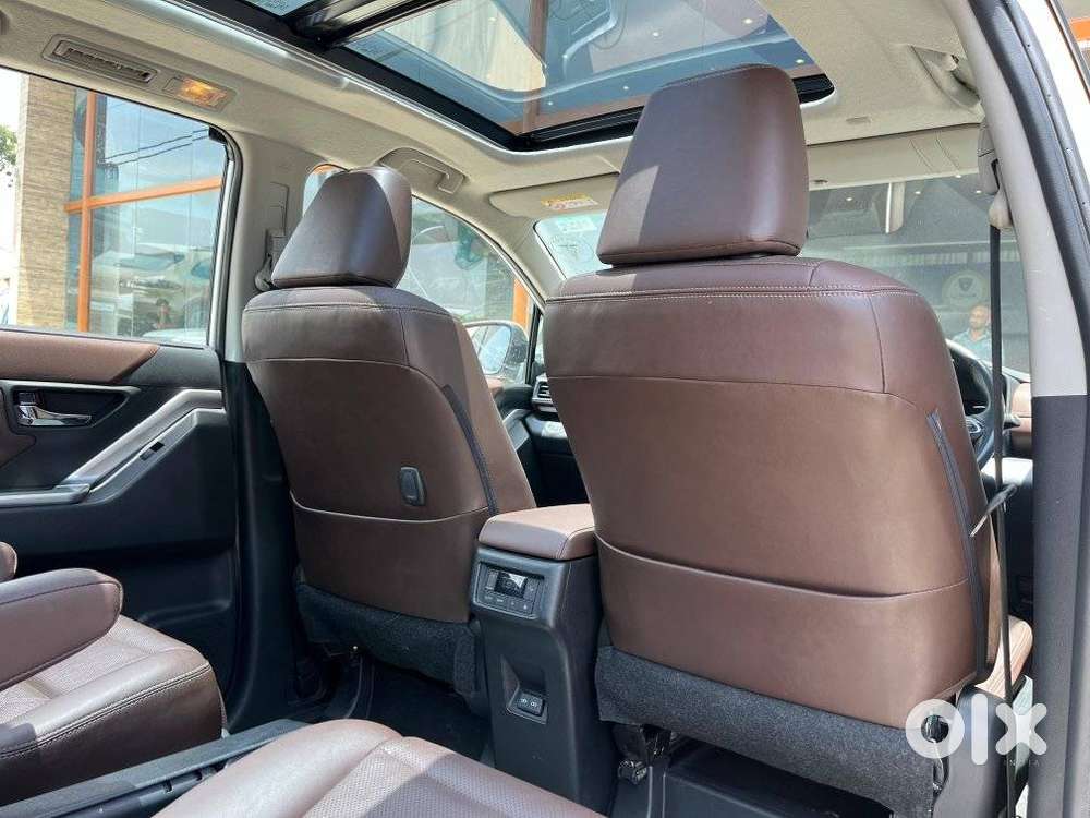 Toyota Innova Hycross 2.0 Zx (o) Hybrid 7 Str, 2023, Petrol