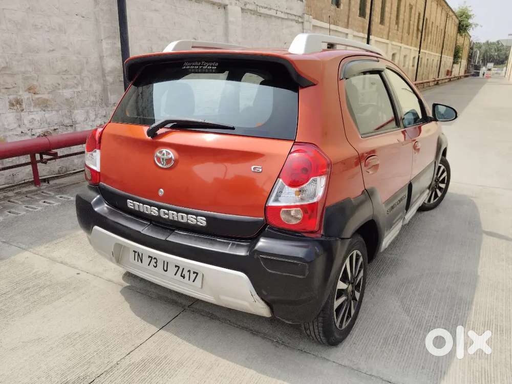 **toyota Etios Liva Cross 2015 – Sporty Orange – Excellent Condition**