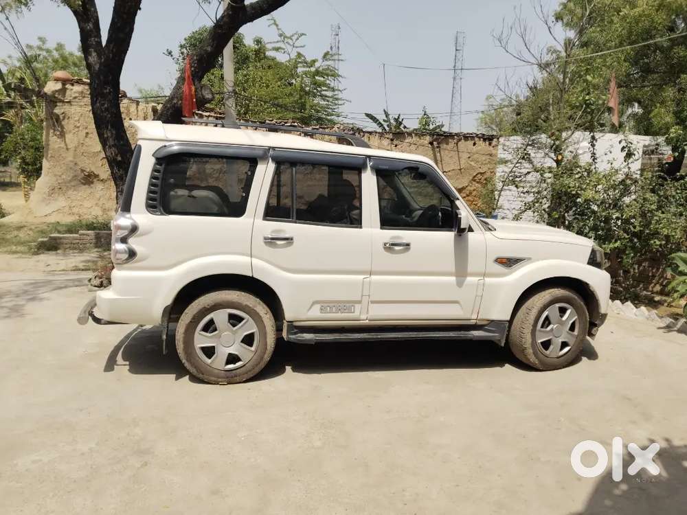 Mahindra Scorpio S6
