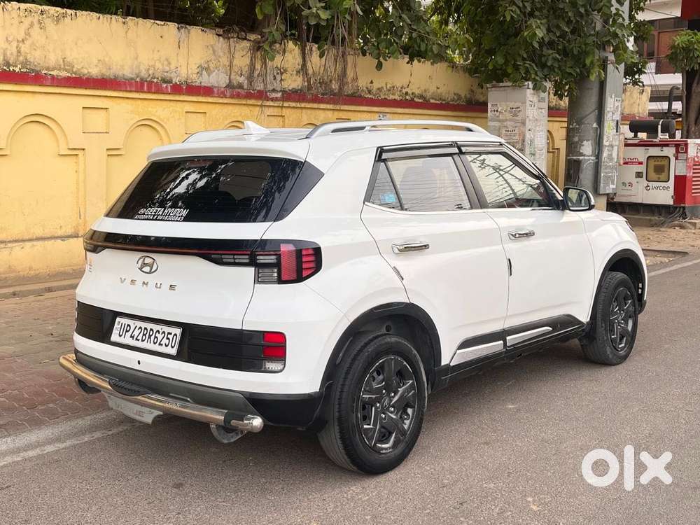 Hyundai Venue 1.2 S (o), 2024, Petrol