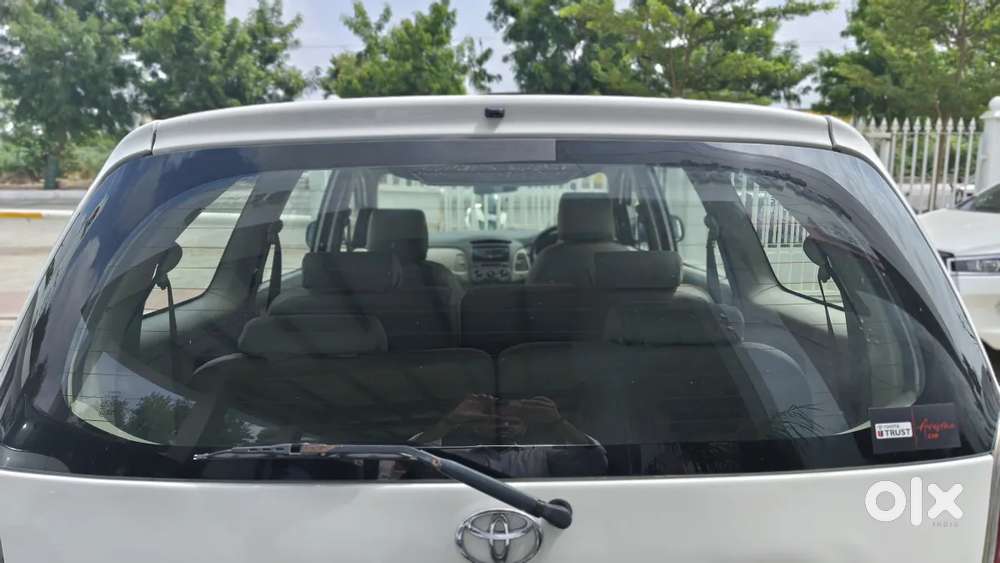 Toyota Innova 2.5 E 8 Str, 2010, Diesel