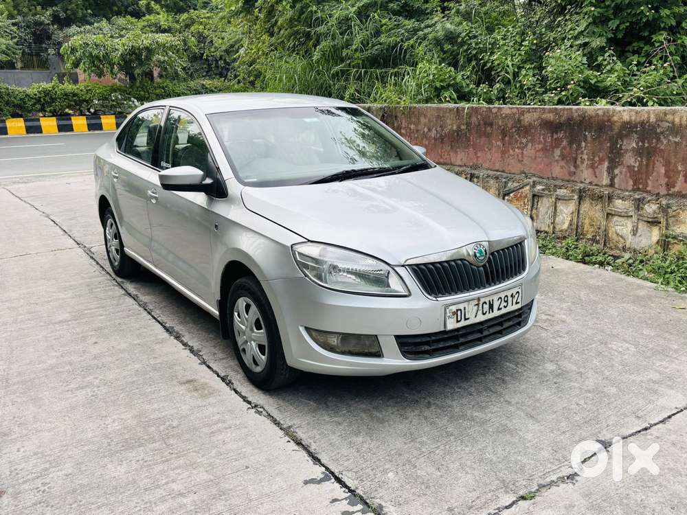 Skoda Rapid 1.6 Mpi Ambition, 2012, Petrol