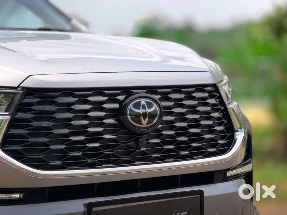 Toyota Innova Hycross 2.0 Zx (o) Hybrid 7 Str, 2024, Petrol