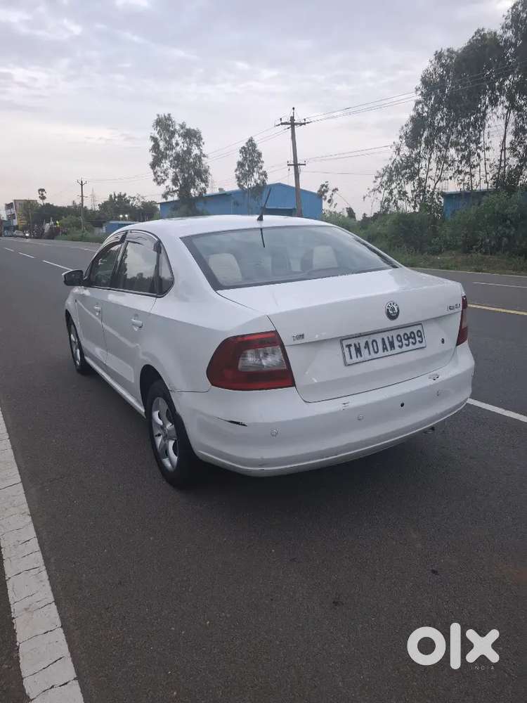 Skoda Rapid 1.6 Elegance 2013