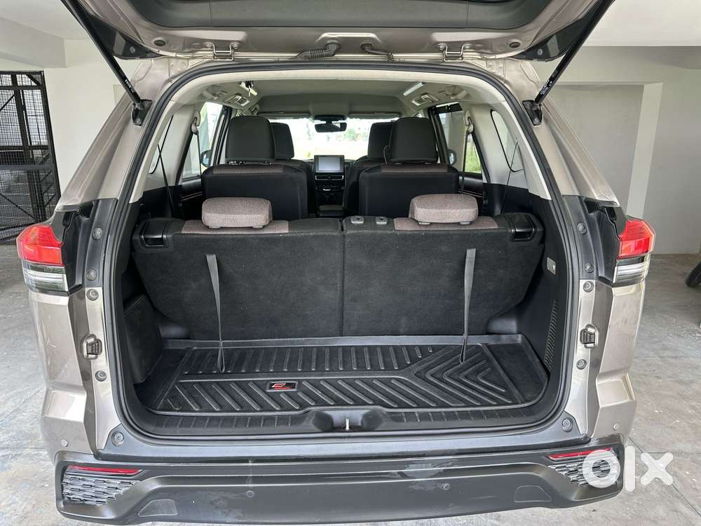 Toyota Innova Hycross 2.0 Vx Hybrid 7 Str, 2023, Petrol