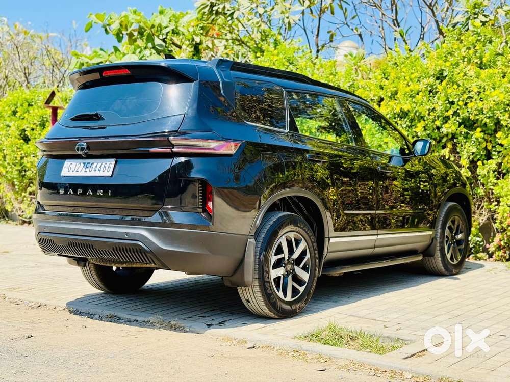 Tata Safari Pure Plus S Dark Edition At, 2025, Diesel