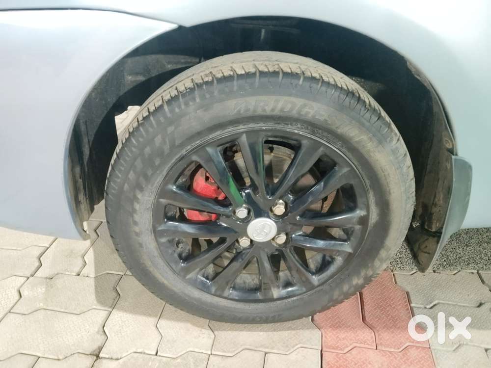 Toyota Etios V, 2011, Petrol