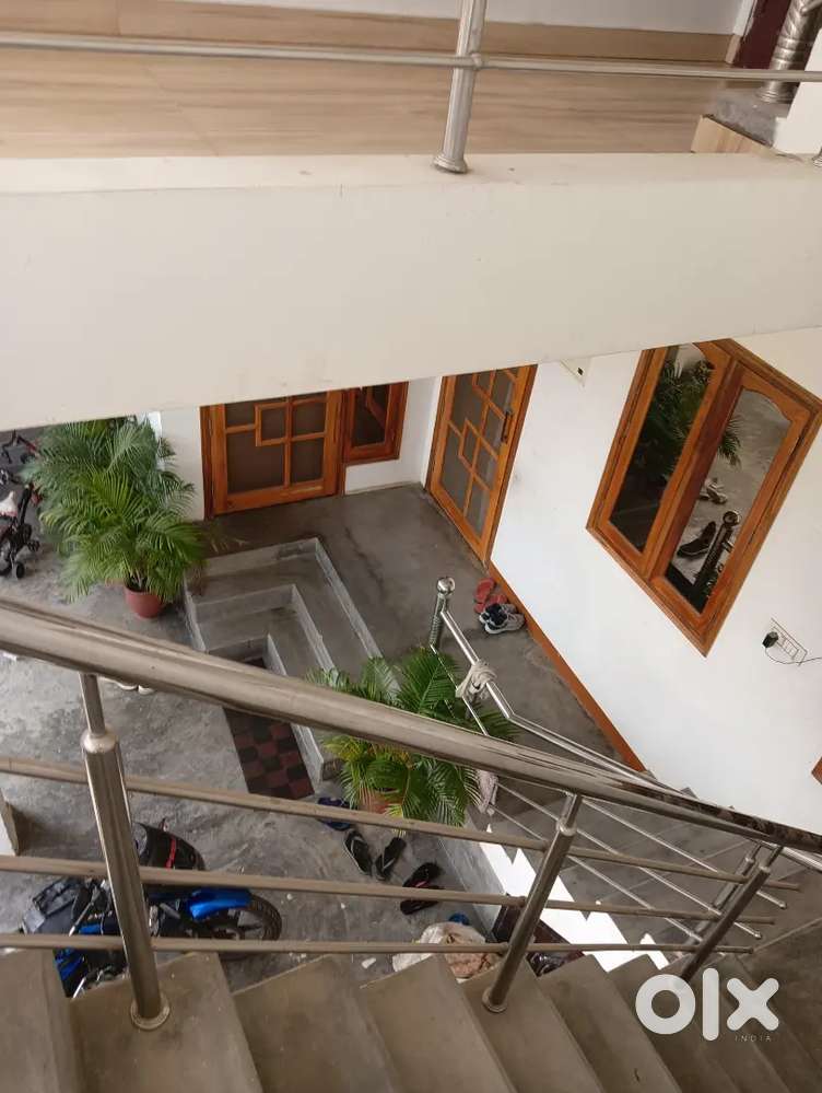 Rent 2 bhk 1st floor, near green land hospital, mugalha Gorakhpur