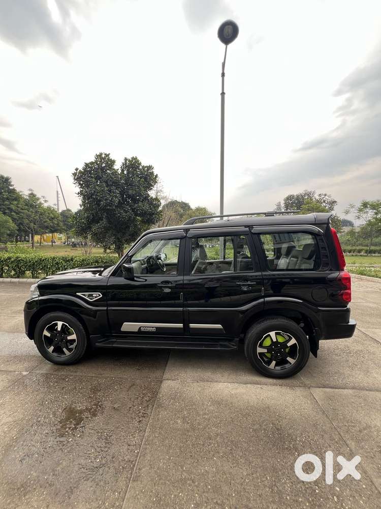 Mahindra Scorpio Classic 2.2 S 11 Mt 7 Cc, 2024, Diesel