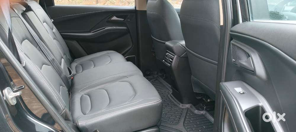 Mg Hector Plus Sharp Pro Blackstorm 1.5 Turbo Petrol Cvt 7 Str, 2024..