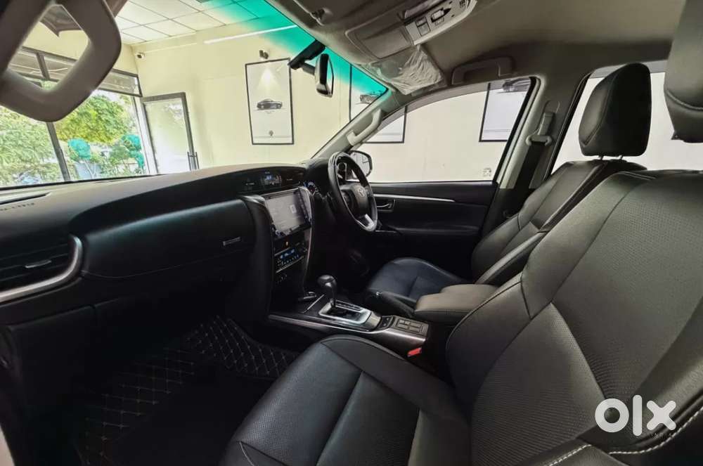 Toyota Fortuner 4x2 At 2.7 Petrol, 2025, Petrol