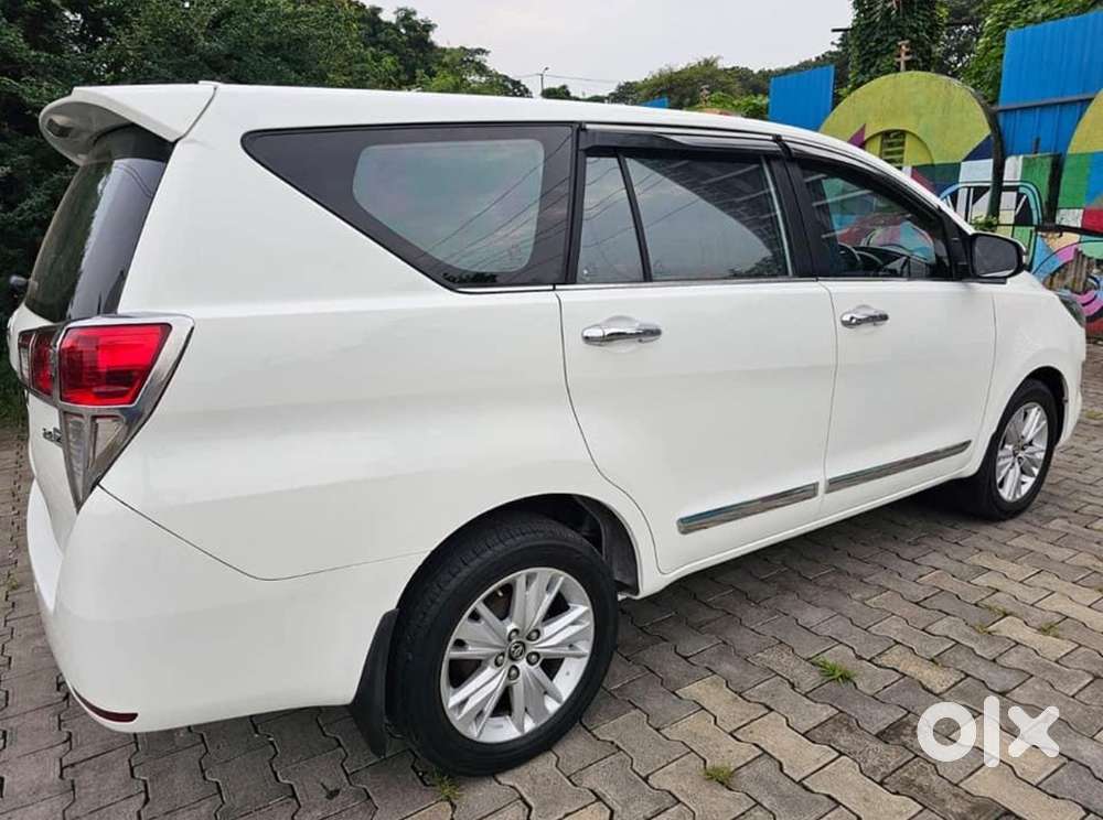 Toyota Innova Crysta Diesel 2016