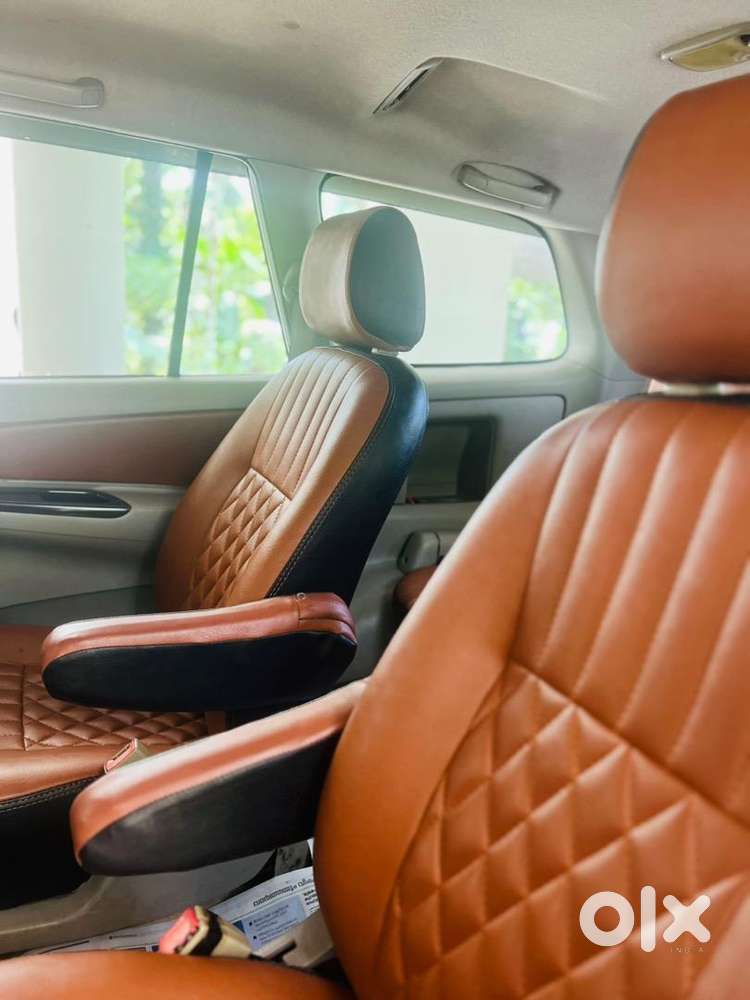 Toyota Innova 2012