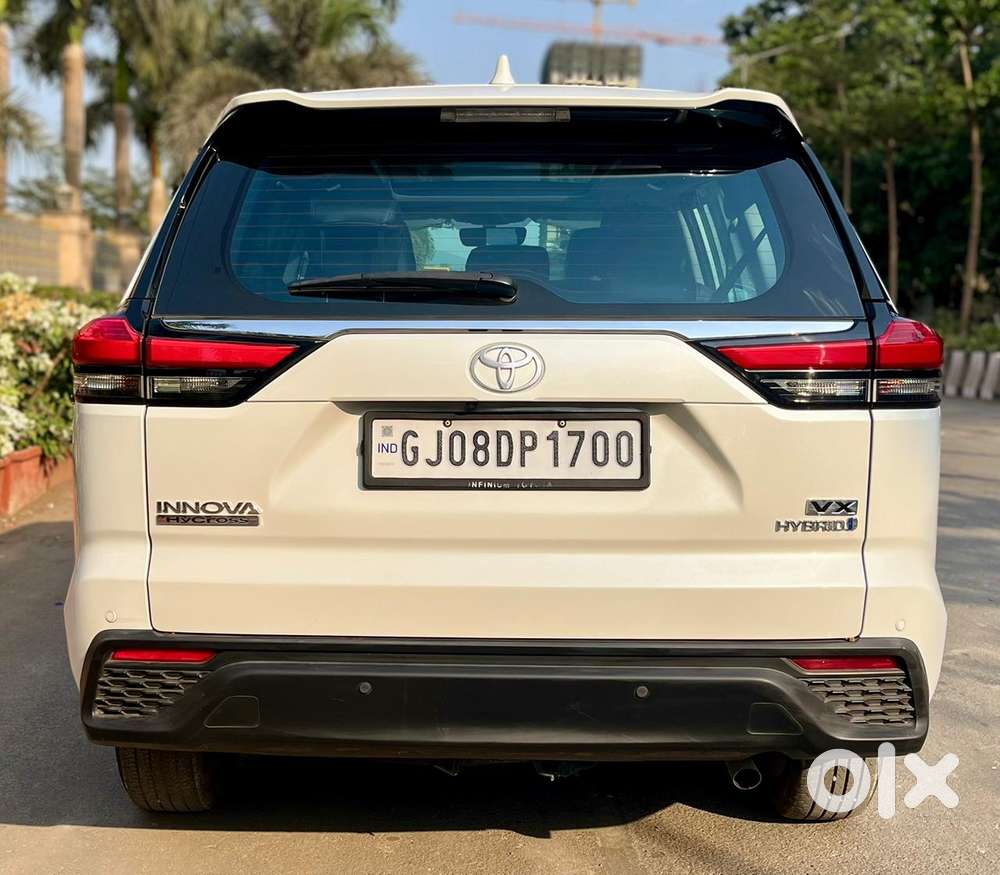 Toyota Innova Hycross, 2025, Petrol