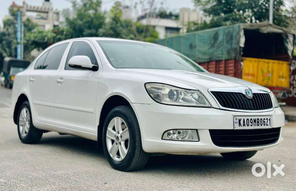Skoda Laura Ambiente 2.0 Tdi Cr Manual, 2014, Diesel