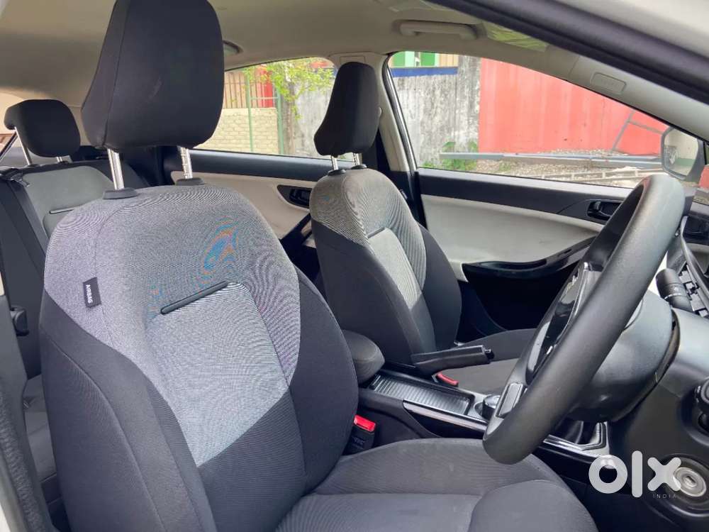 Tata Nexon Pure (s) 1.2 Petrol 6amt, 2025, Petrol