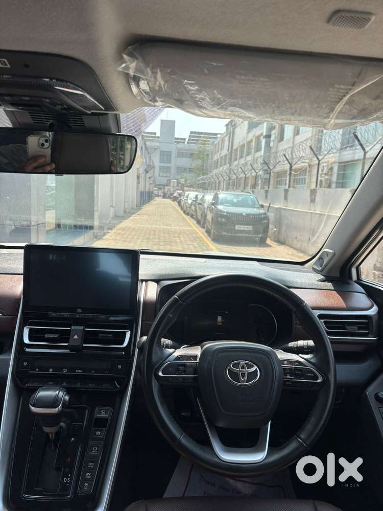 Toyota Innova Hycross 2.0 Zx Hybrid 7 Str, 2024