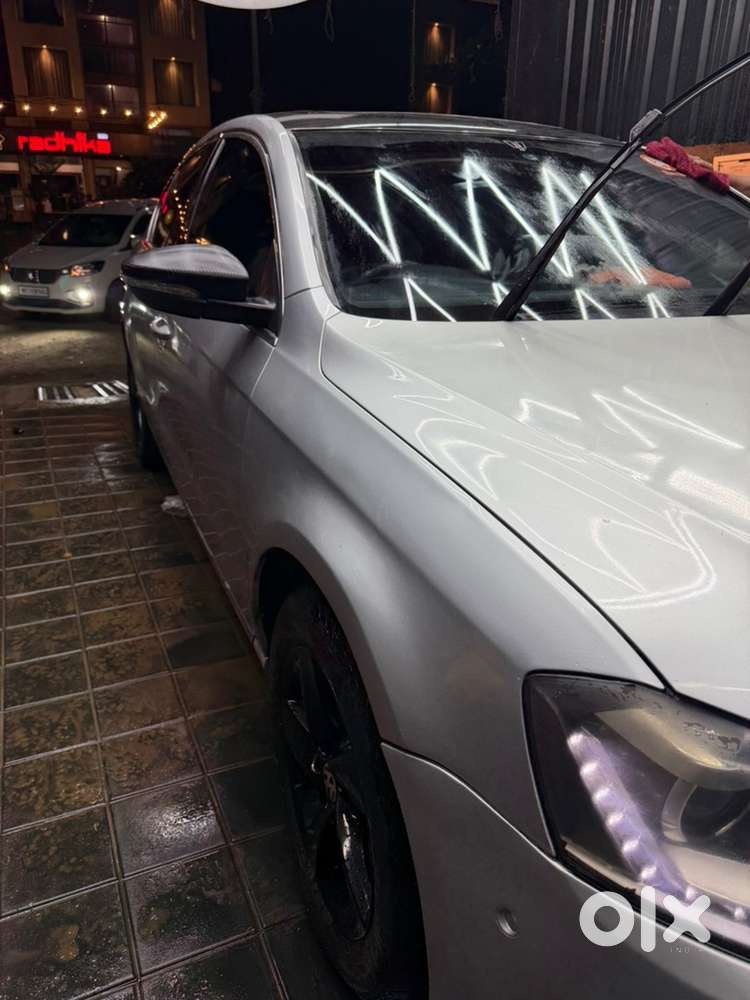 Volkswagen Passat 2011 Km Driven