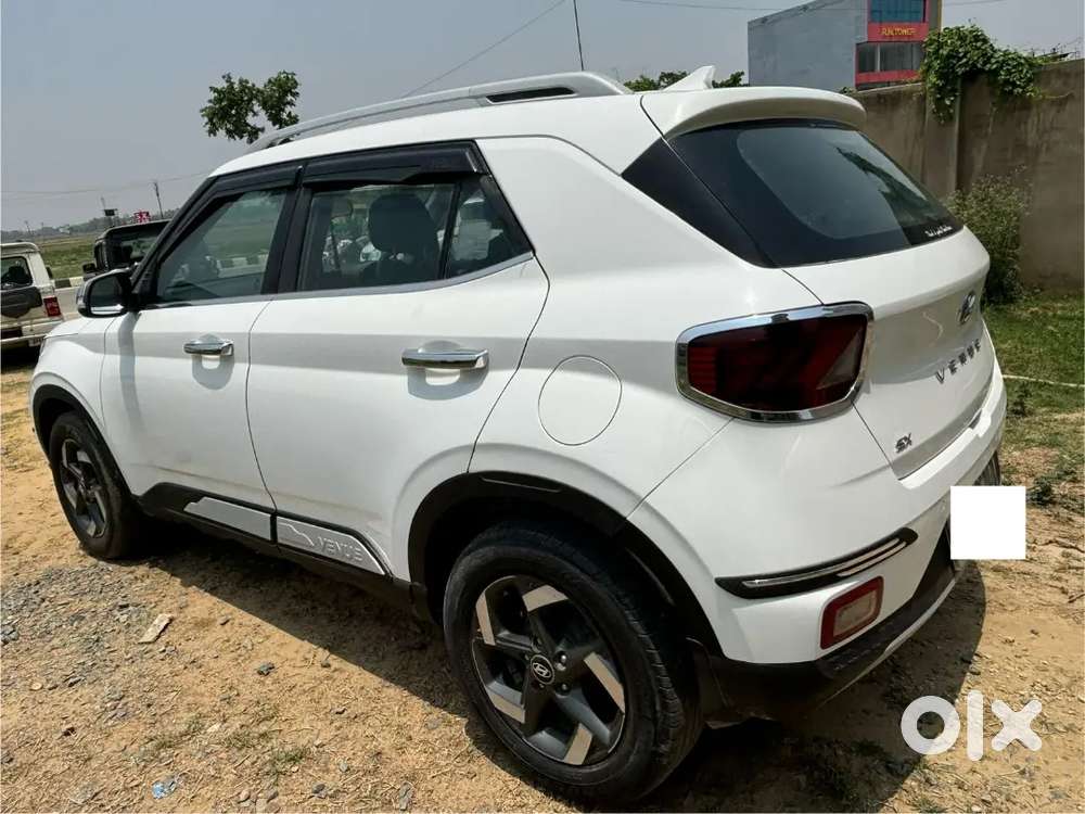 Hyundai Venue 2020 Diese Sunroof Top Module  89000 Km Driven
