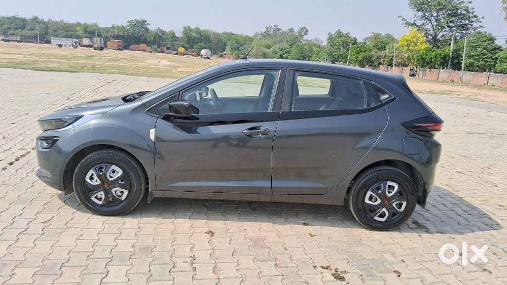 Tata Altroz 1.2 Xe, 2020, Petrol