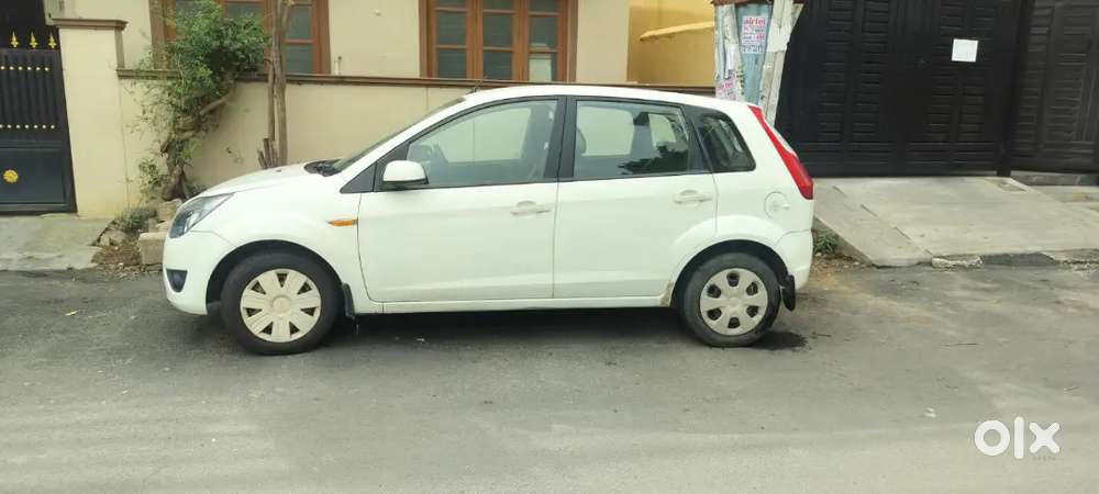 Ford Figo Petrol Zxi 2011