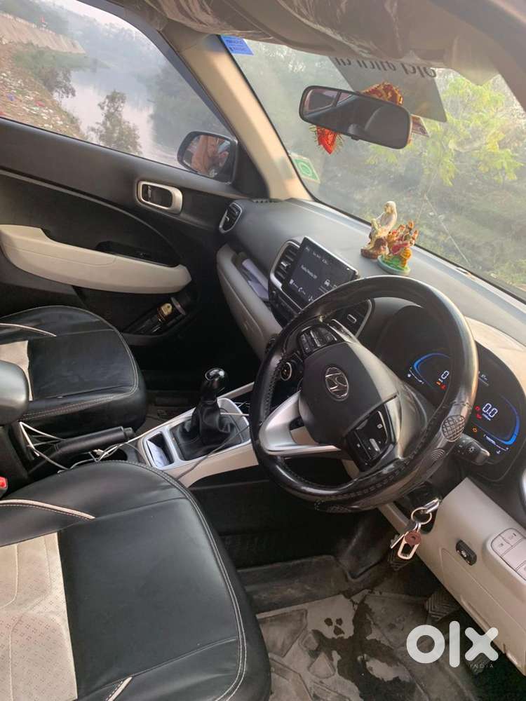 Hyundai Venue Mt 2025