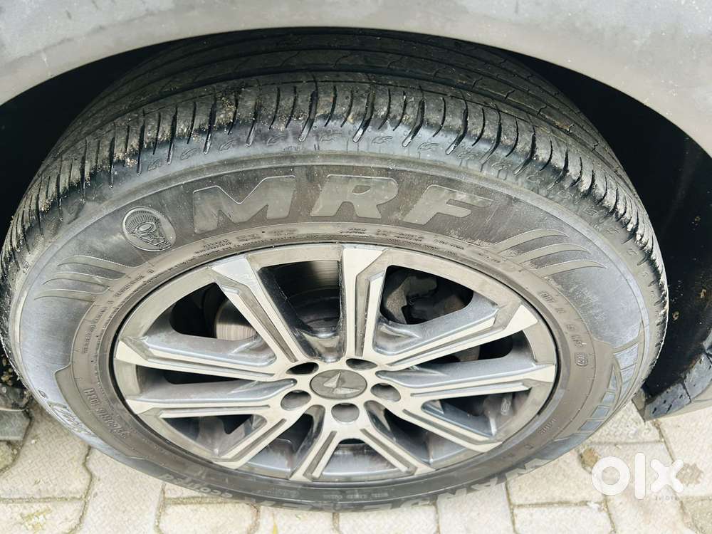 Mahindra Xuv700 2.0 Ax 7 Petrol At Luxury Pack Str, 2021, Petrol