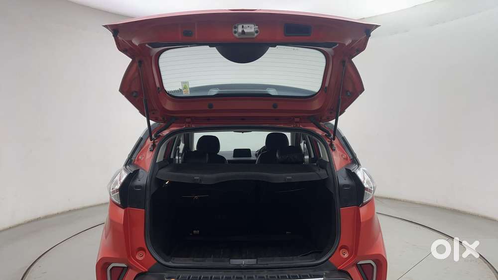 Tata Nexon 1.5 Revotorq Xza Plus Dual Tone Roof (o) Amt, 2021, Diese..