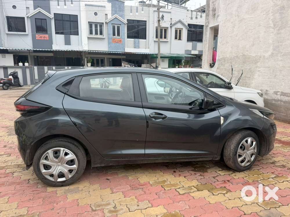 Tata Altoz Petrol 2021