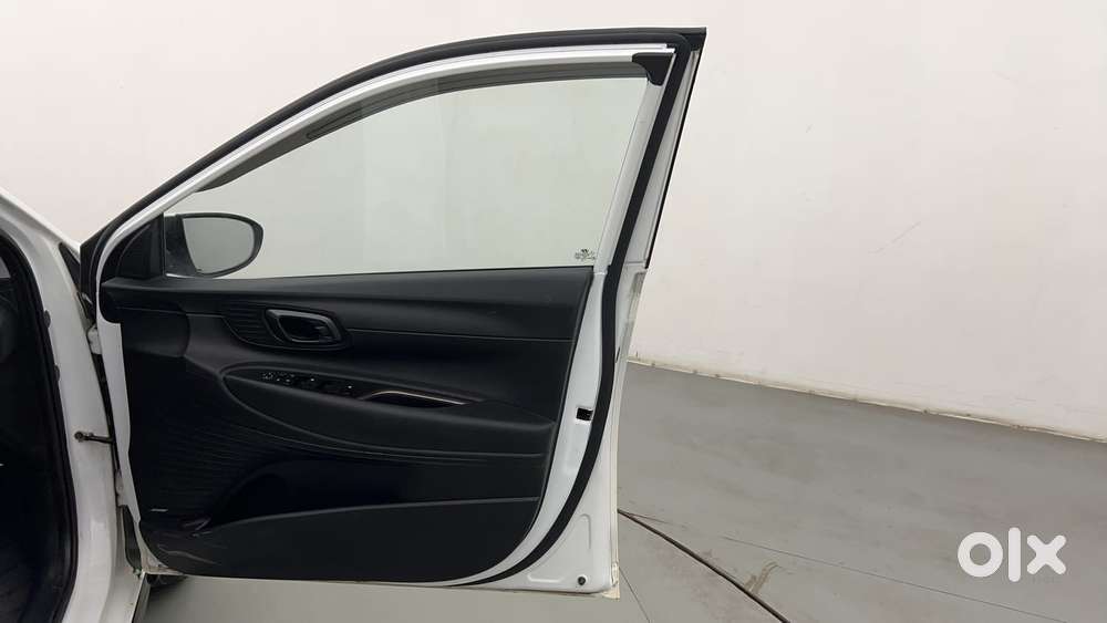 Hyundai I20 Asta (o) 1.2 Ivt, 2023, Petrol