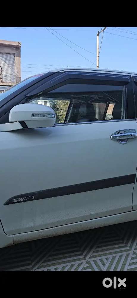 Maruti Suzuki Swift Zxi 2017