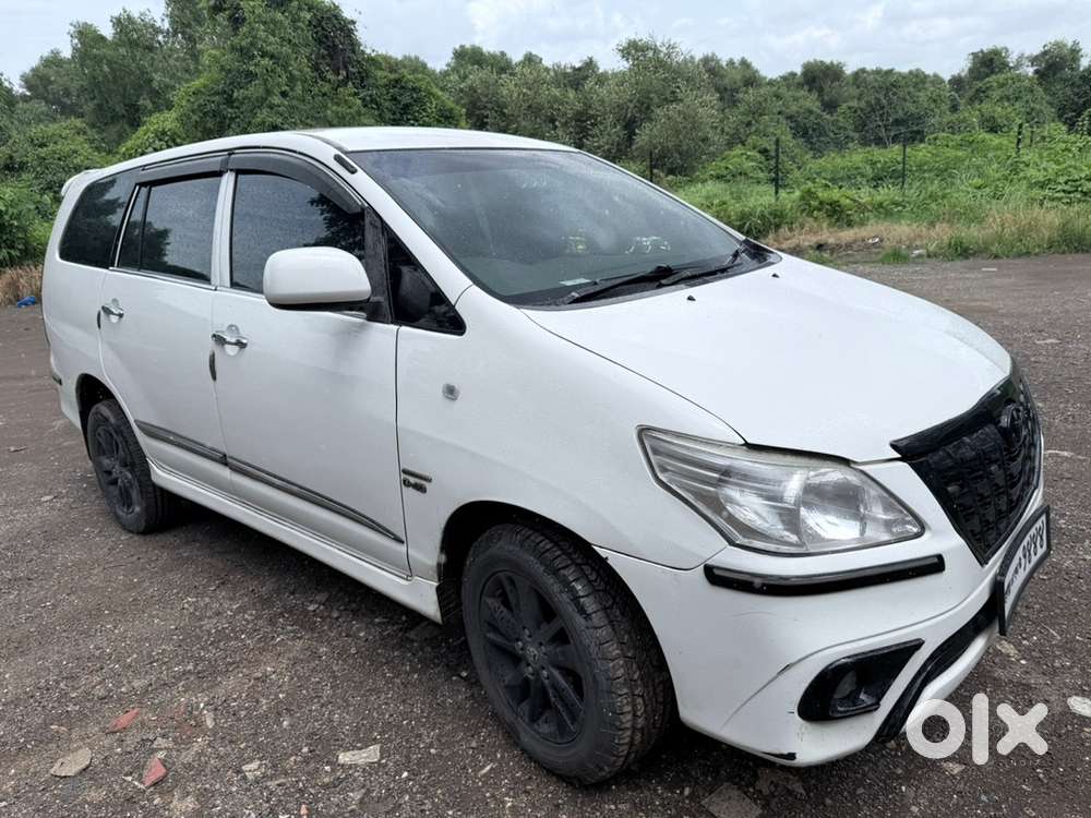 Toyota Innova 7 Str 2012