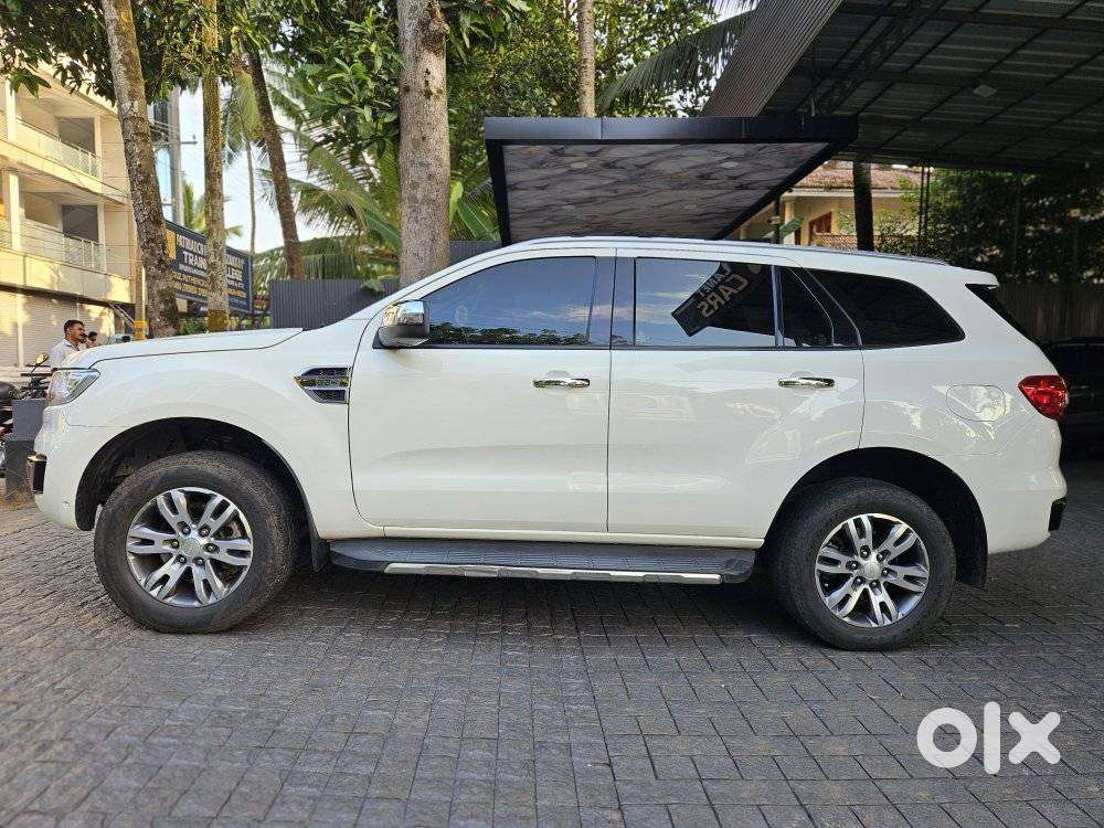 Ford Endeavour 3.2 Titanium 4x4 At, 2016, Diesel