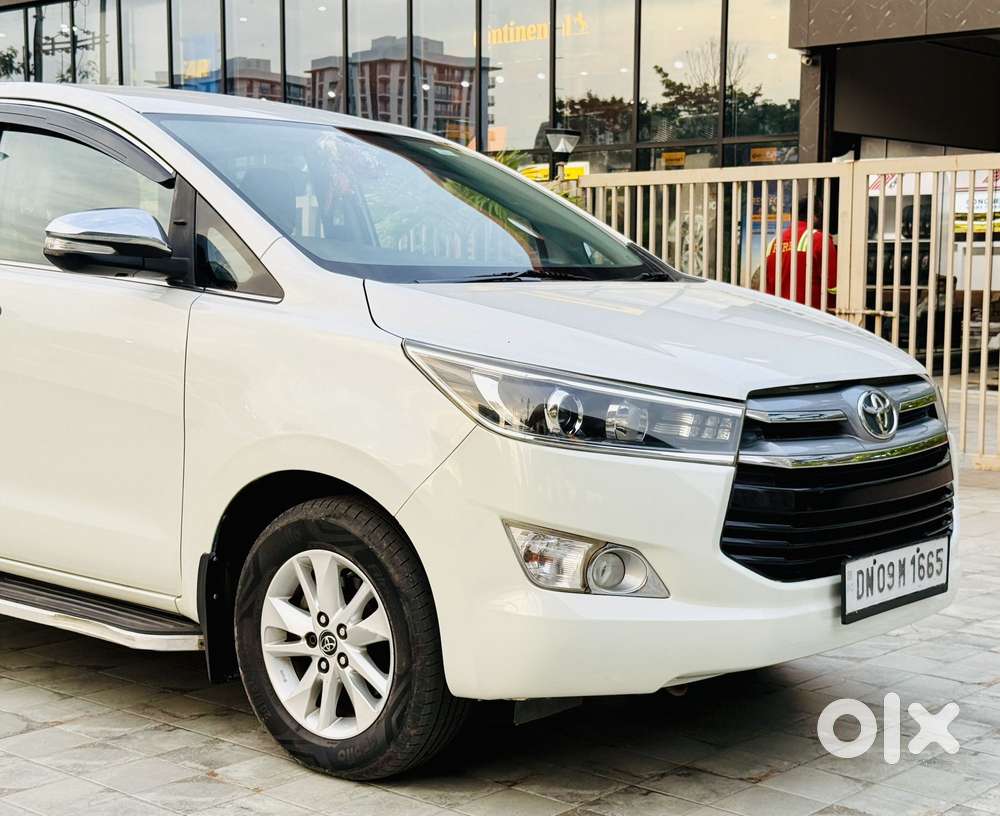 Toyota Innova Crysta 2.8z Automatic, 2017, Diesel