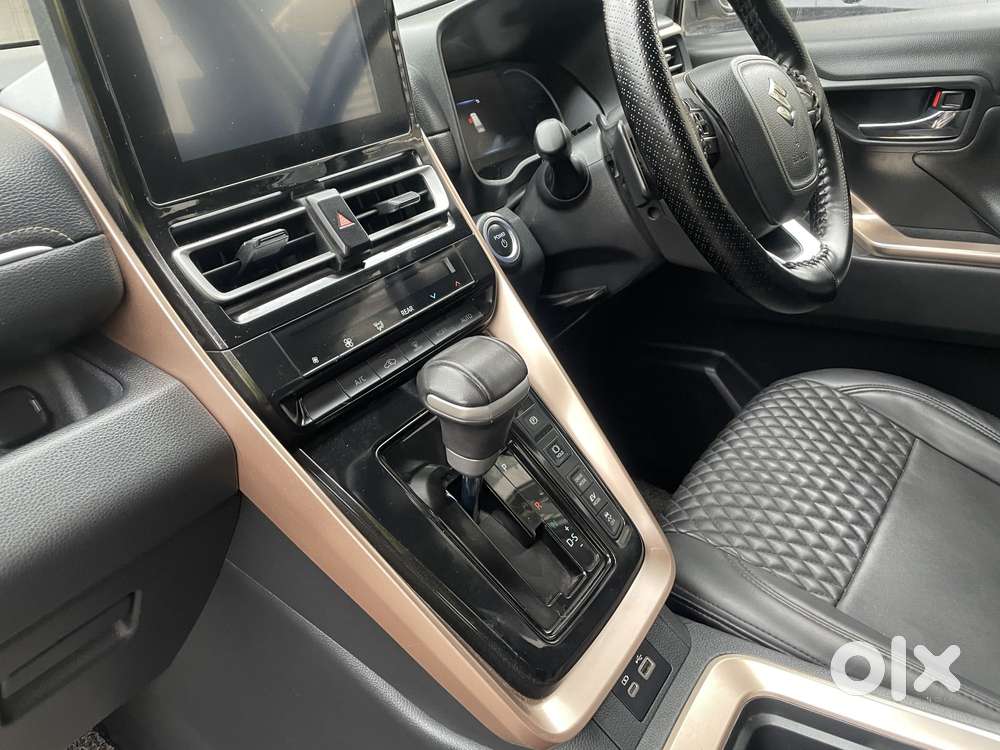 Toyota Innova Hycross 2.0 Vx Hybrid 8 Str, 2023, Cng & Hybrids