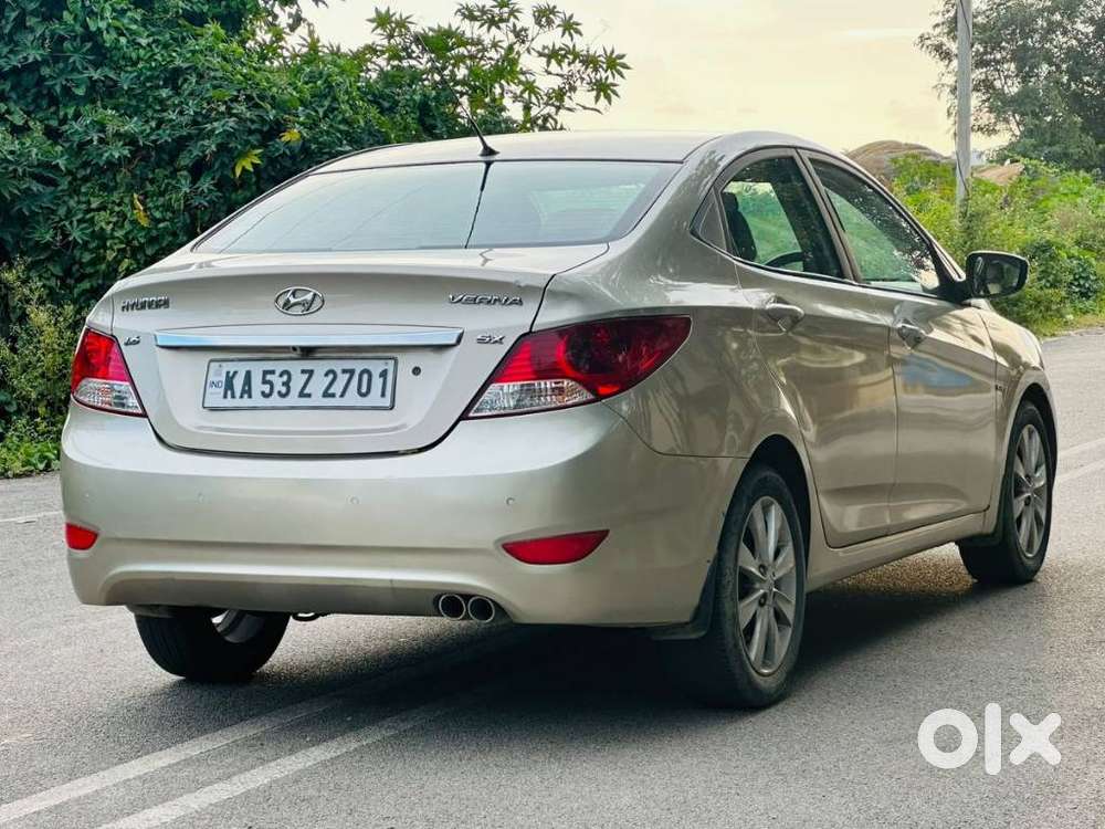 Hyundai Verna Fluidic 1.6 Vtvt Sx, 2011, Petrol
