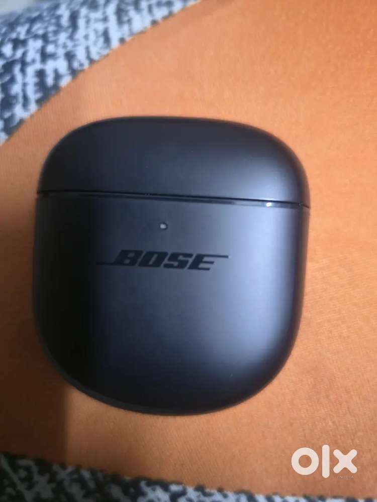 Bose earbuds charging case