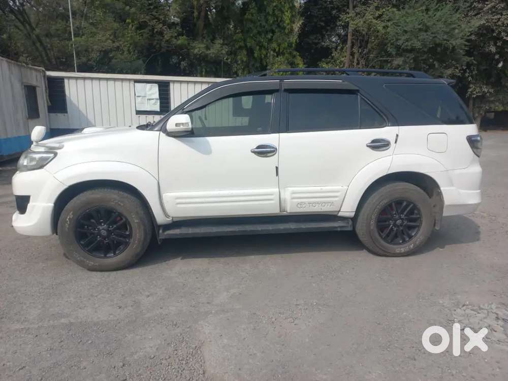 Toyota Fortuner 2015 Diesel 178000 Km Driven