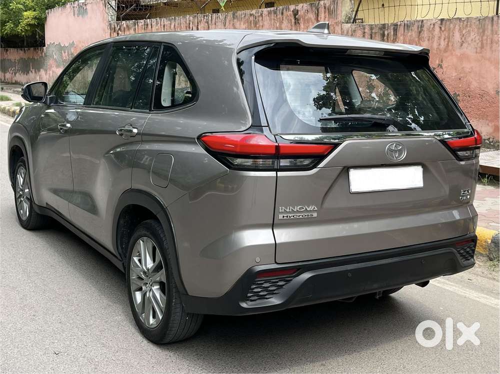Toyota Innova Hycross 2.0 Zx (o) Hybrid 7 Str, 2025, Electric
